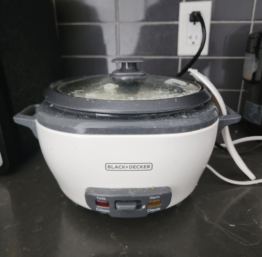 Rice cooker switch on and off